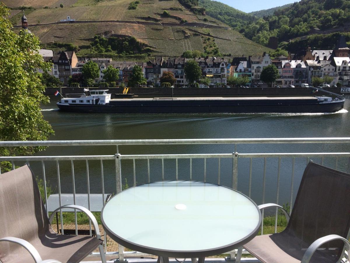 Haus Margarete Daire Zell an der Mosel Dış mekan fotoğraf